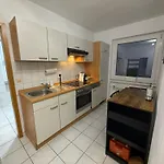 Immo-vision - Modern Living Apartments, Zentral, Parkplatz, Kueche, Wlan *