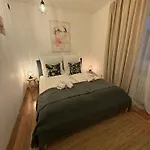 Immo-vision - Modern Living Apartments, Zentral, Parkplatz, Kueche, Wlan *