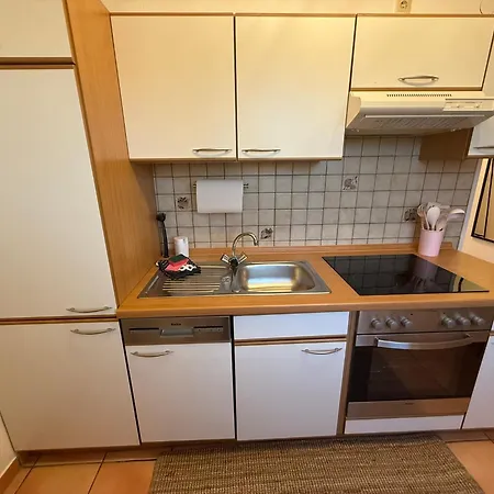 Immo-vision - Modern Living Apartments, Zentral, Parkplatz, Kueche, Wlan 아파트 *