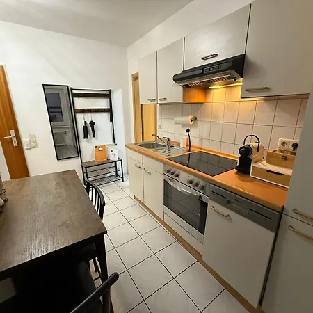 Immo-vision - Modern Living Apartments, Zentral, Parkplatz, Kueche, Wlan 아파트 *
