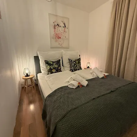 Immo-vision - Modern Living Apartments, Zentral, Parkplatz, Kueche, Wlan